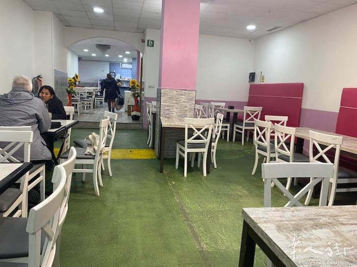 Carabanchel酒吧餐馆 位于马德里南边人口密集地区。营业中，有餐馆带酒吧