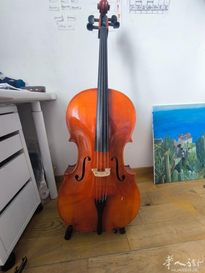 🎻【4/4大提琴转让】🎻  家里老大的大提琴，陪伴了他无数个练琴的日夜，现在