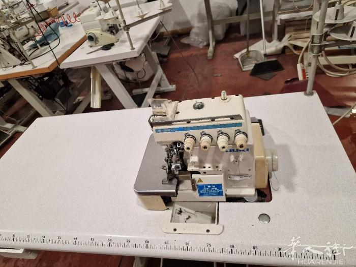 王师傅缝纫机店出售二手5线打边机。型号3600。结果380€。联系电话33326