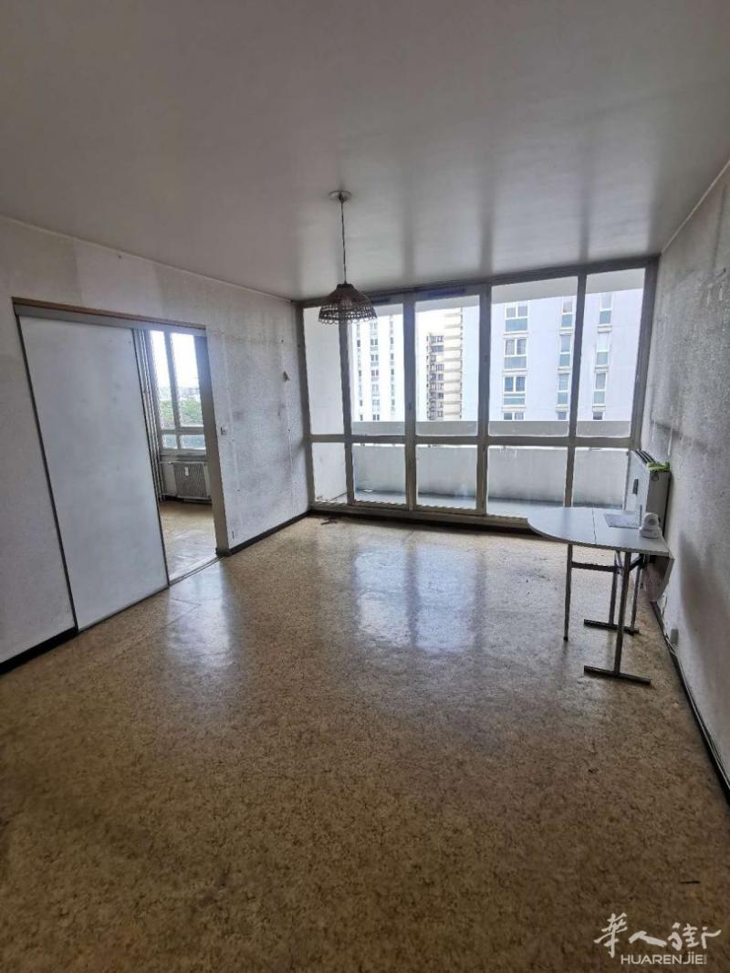 🏡紧邻小巴黎19区的二手好价公寓💎一房一厅47M²售价仅160 000💶一套可眺望圣心教堂⛪️美景的公寓🏙