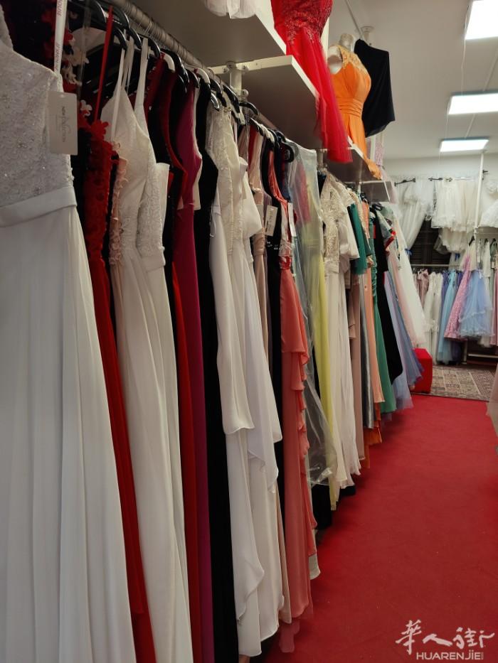 21年老服装店转让 里米尼市中心