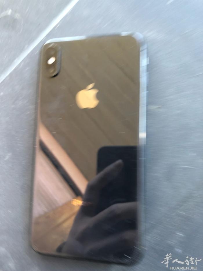 出2台苹果手机 130xs max  64g内存换过原厂屏幕和电池 大屏幕日常首
