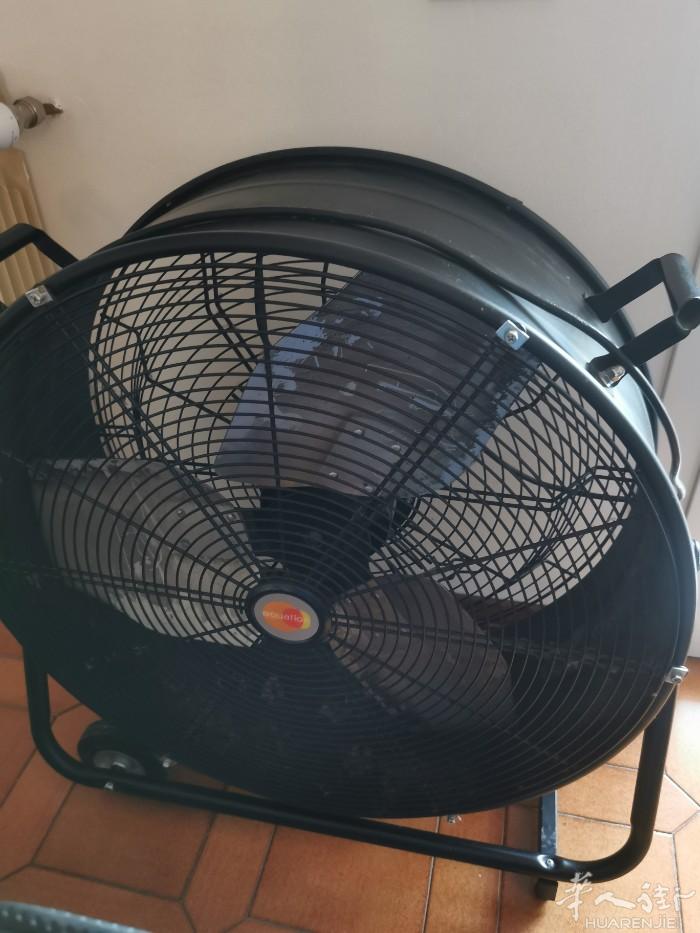 有排风转让，☎3385036088，二手，50欧元。
