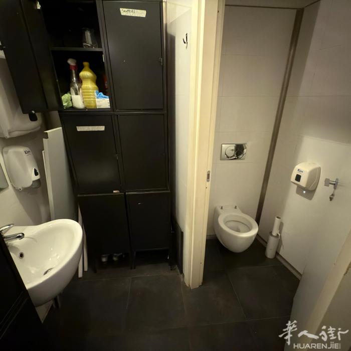 🏘️ 都灵老外pizza餐厅 ZONA Sansalvario 转让出售价格1