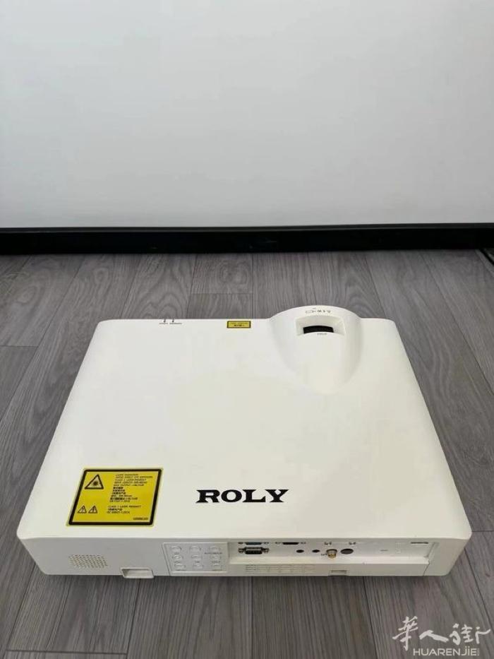 餐馆更新 有一批投影仪设备出售，有意者联系3778200557