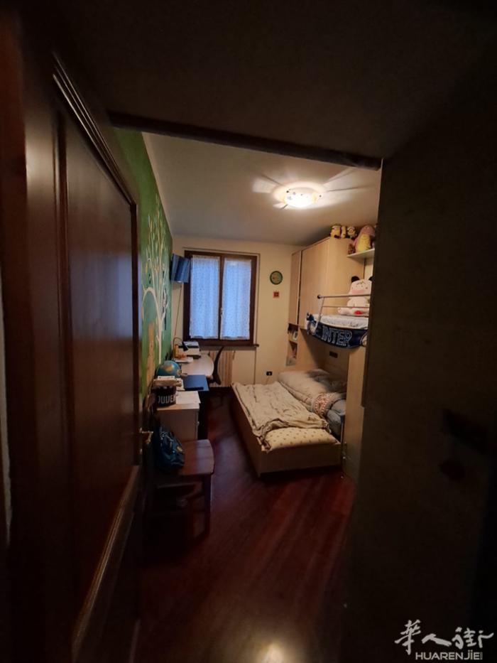 Carpiano，Milano 出售独栋房+车间