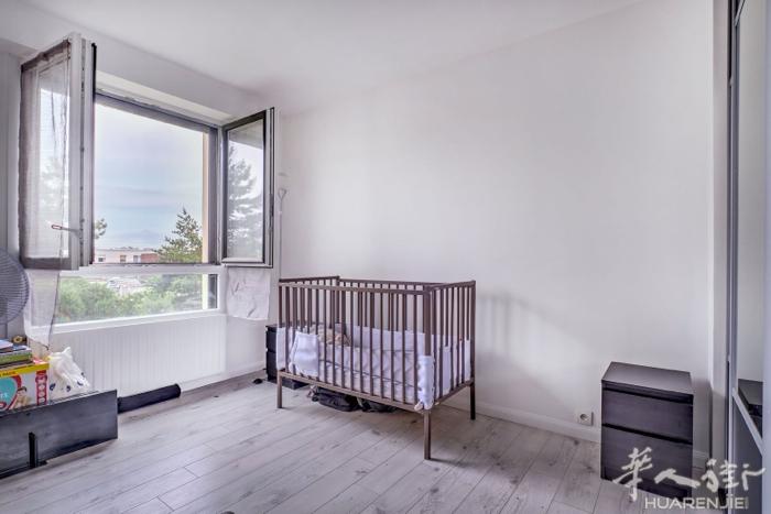 9 4区，rue de chevilly 94240 l'hay-Les-Ros