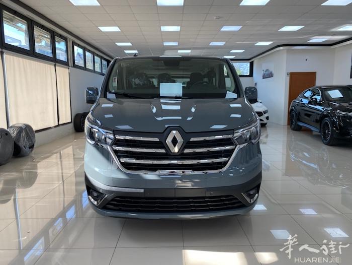 现车 雷诺九座🚘 加长版 柴油 170CV🔥 ​1000公里 展览车