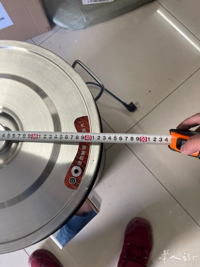 大家好，今天我们为大家带来了一款煮饭神器，30分钟可以煮9公斤大米，是传统电饭锅
