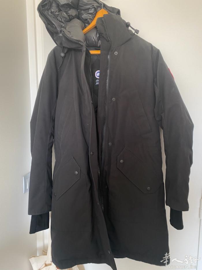 加拿大鹅羽绒服