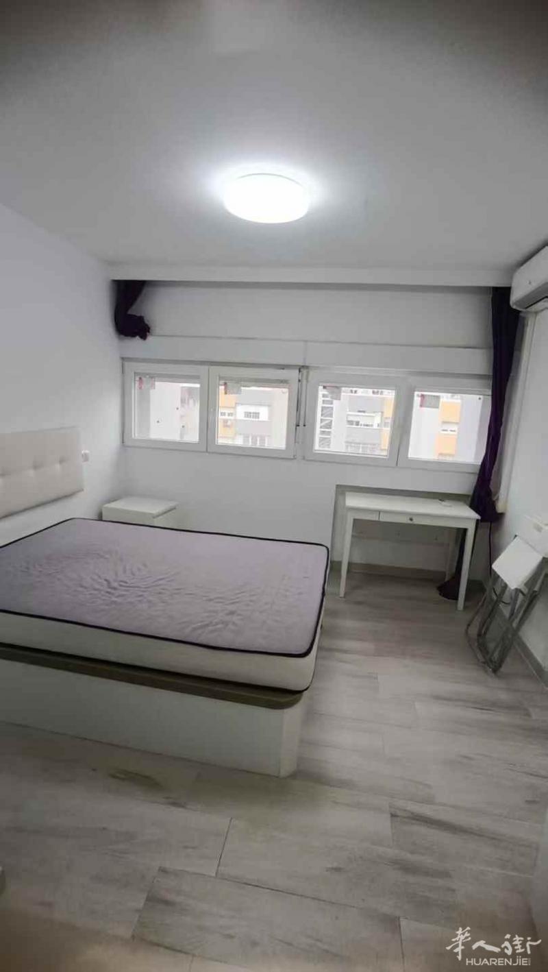 小火车Orcasitas 单身公寓650欧包水+网