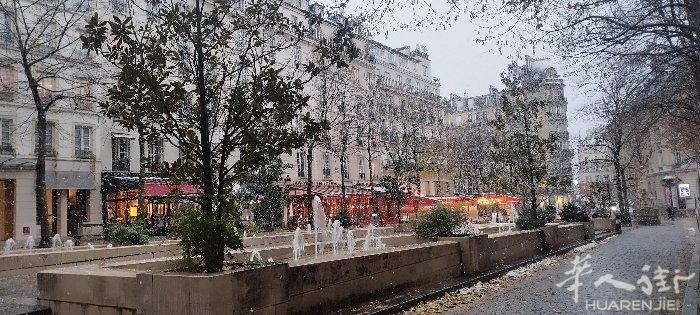 巴黎5区大学门口黄金地段快餐咖啡店转让。 15平米，可堂食可外卖，10年老店客源