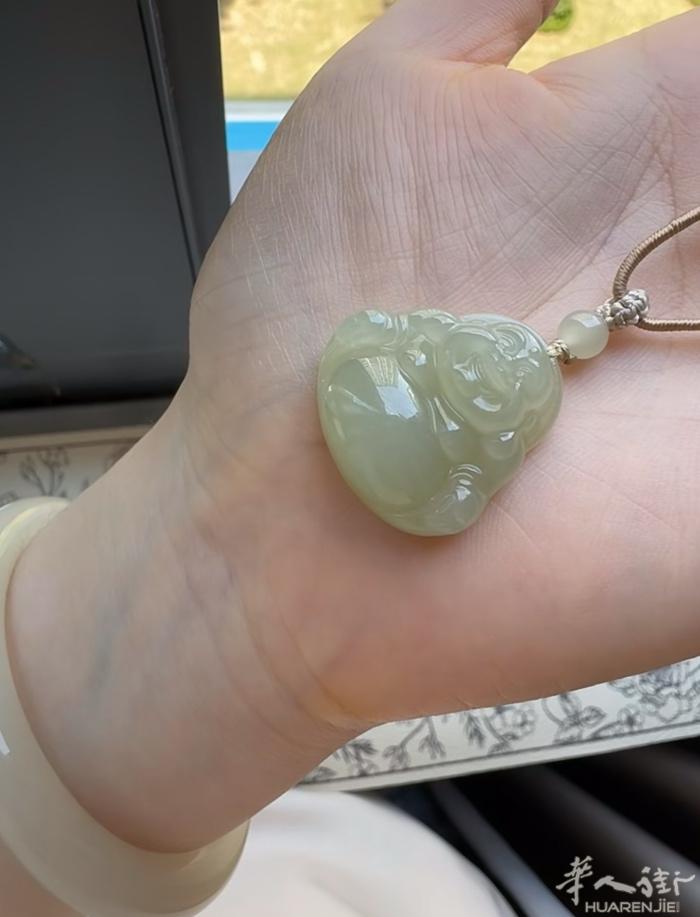 玉镯 玉佩 玉串 很多应有尽有～ 线下快闪四年～ wx：DLTMPLSBABY