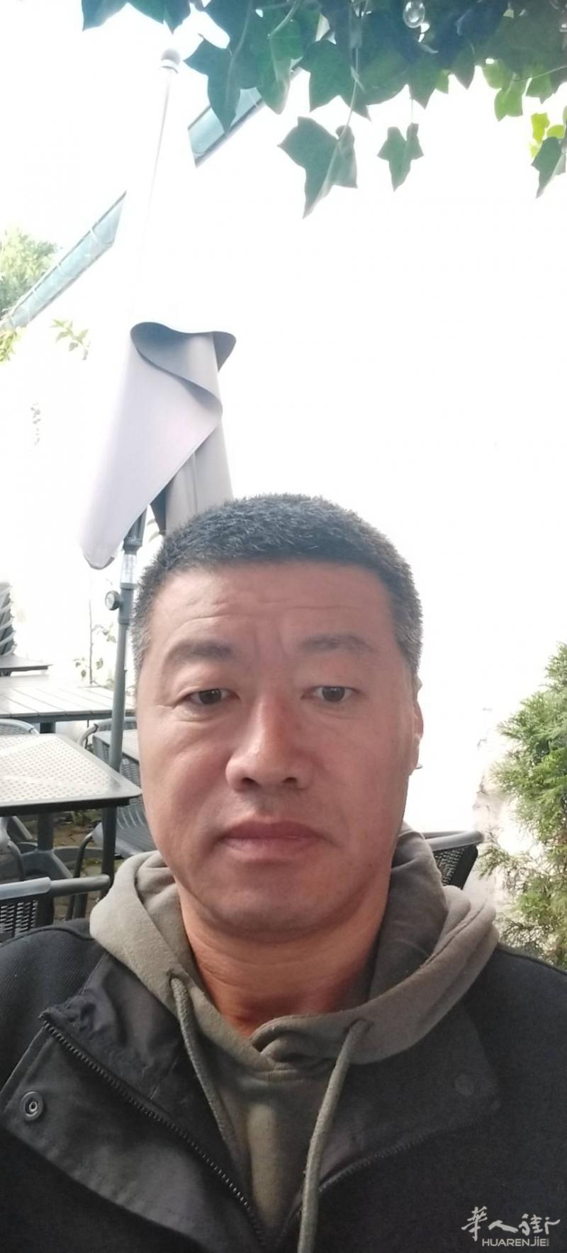 本人，难民身份，勤快，眼里有活，暂时不能报税，想在