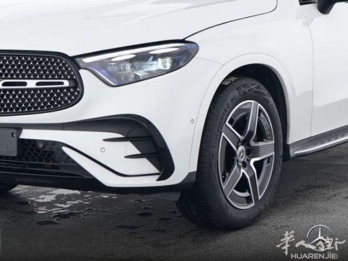 奔驰🚗GlC 200 汽油轻混 204CV🔥 ​2.4万㎞ 11/2023