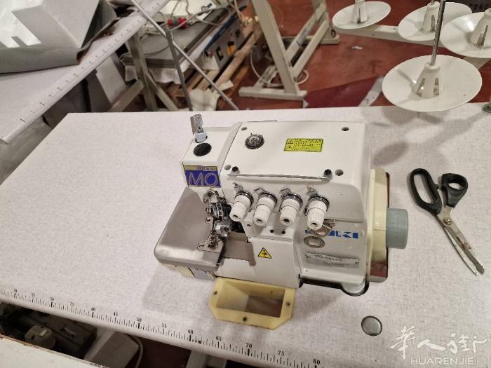 王师傅缝纫机店出售二手4线打边机，型号6800，8成新，价格480€联系电话33