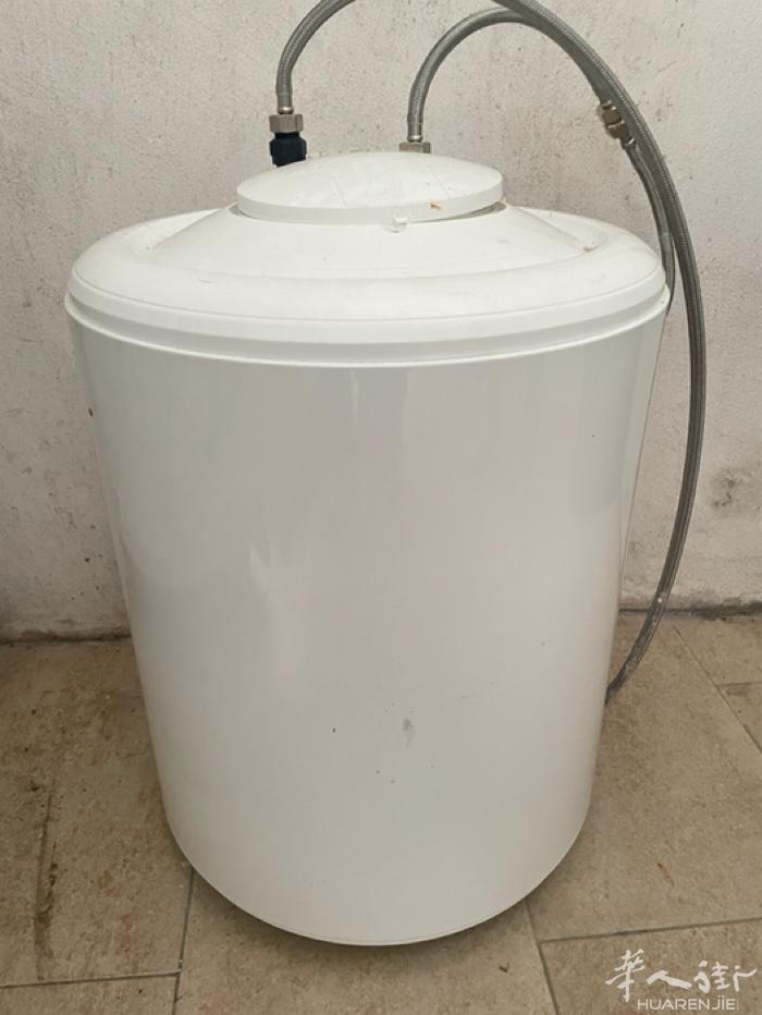 出9成新热水器一个40欧，94自取