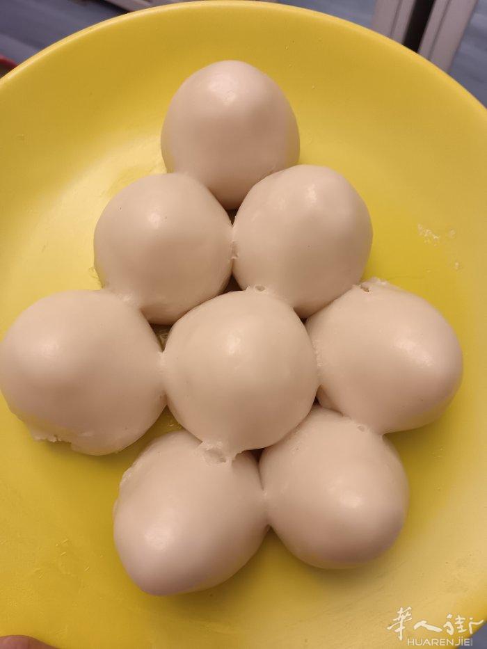 巴黎的宝子们！麻花儿和油炸糕和粘豆包，肉皮冻，又来了哈！都是现做现卖，嘎嘎好吃哈