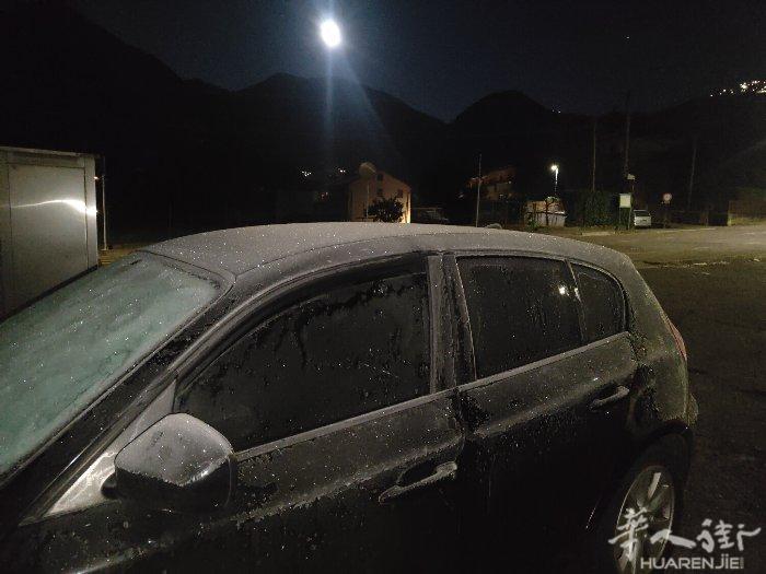 bergamo 深夜全网第一便宜出租车随叫随到，需要的联系3381309444同