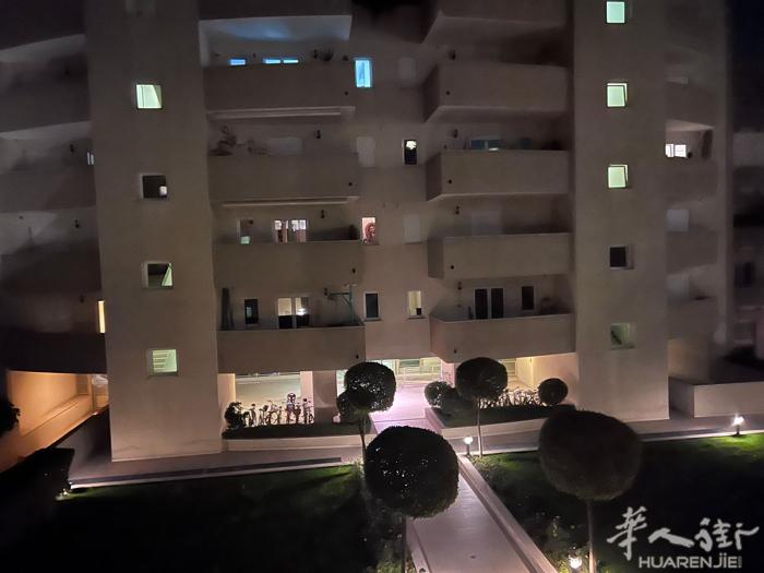 米兰市区黄线地铁maciachini站旁高级小区，带阳台房间出租，交通便捷、配套