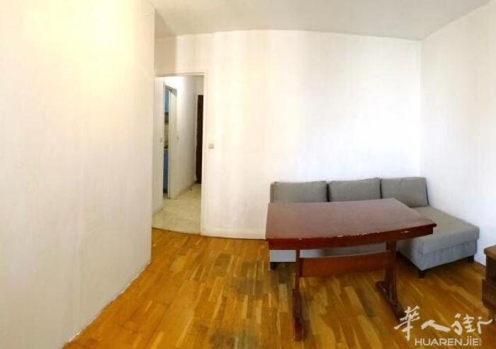 19区单间 （两房一厅中的一间大房）出租 靠近地铁11号线 place des