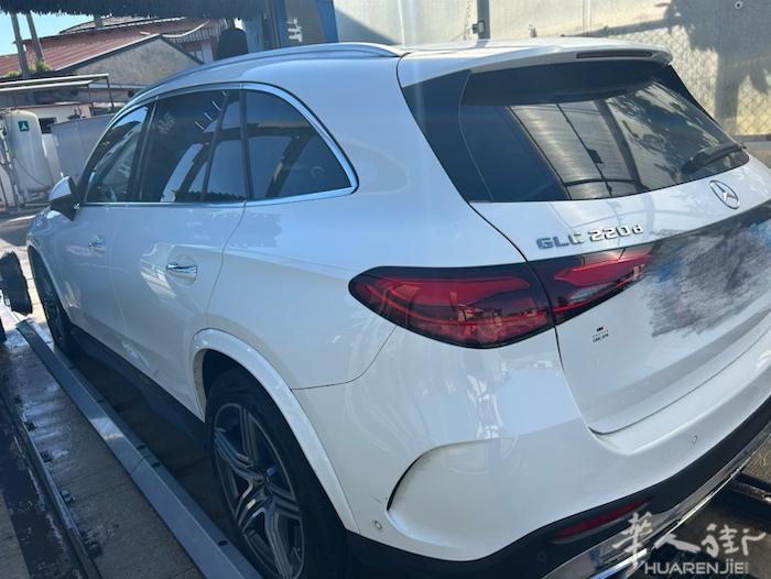 价格55000，奔驰glc220d，2023年一月份的一手车，28000公里，除