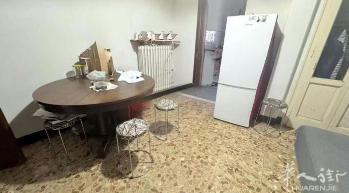 Via bologna 周一卖散附近工厂带住家出售住家楼上一室一厅一厨可以改成两