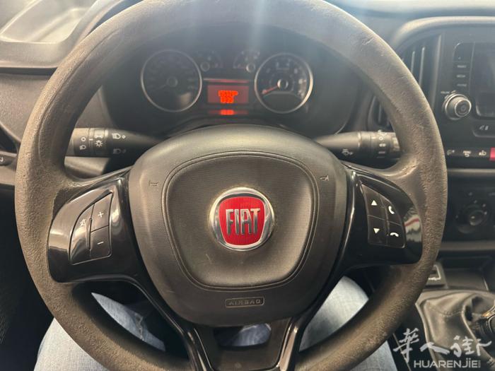Fiat Doblò 1.3 Multijet  柴油 年份2018 公里数17