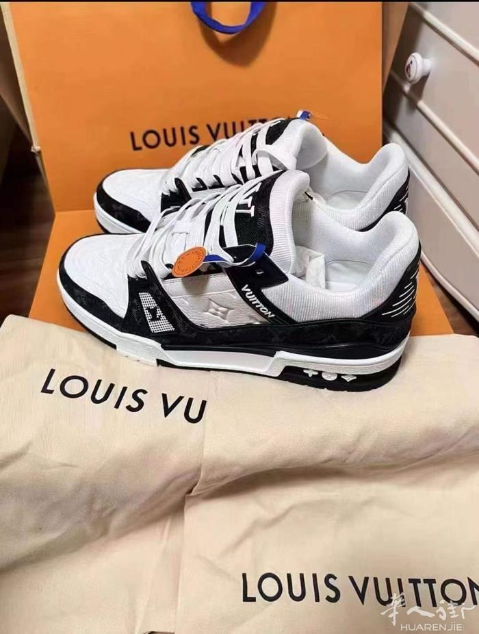 出高仿lv鞋子 43码 wx ： xw97595299