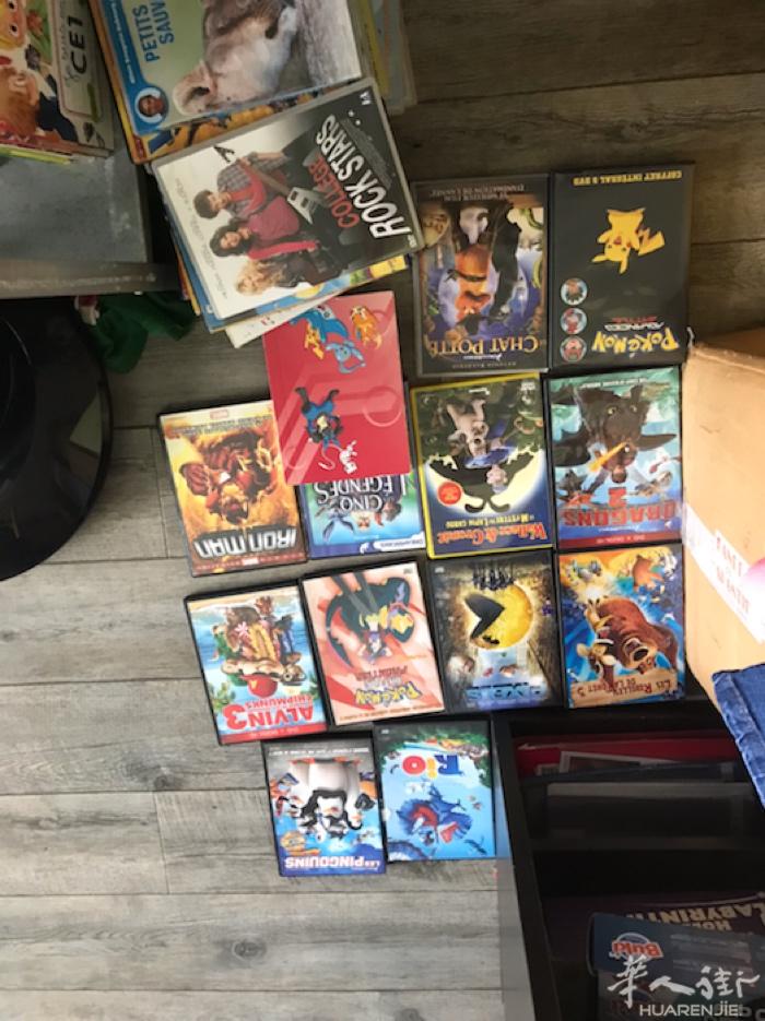 书一本€1 DVD 一个€1