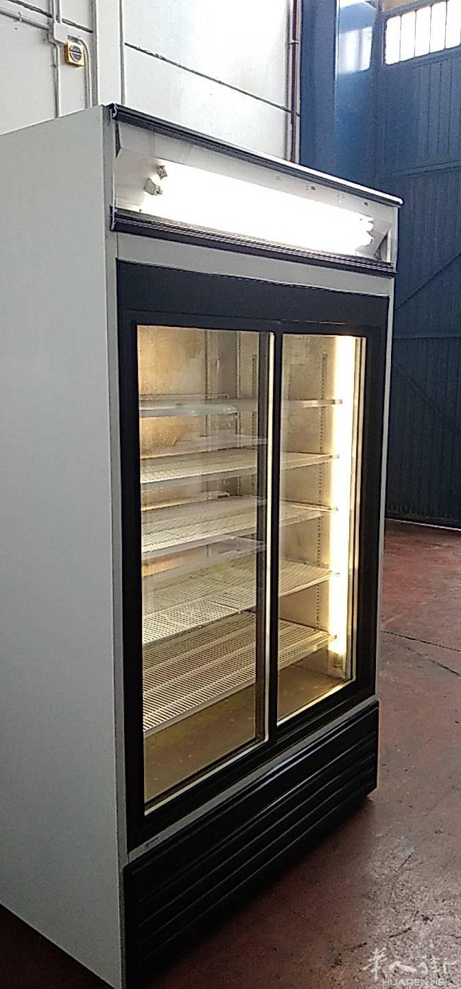 双推门Eurofred 酒水饮料冰箱，尺寸长120