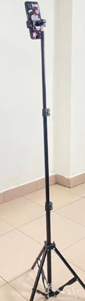 求手机支架一个。要能伸缩的，图片这种，不需要太长