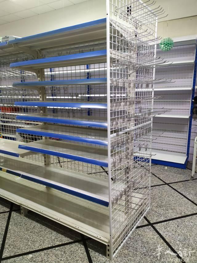 低价出售货架
巴里附近低价出售300平二手老货架
