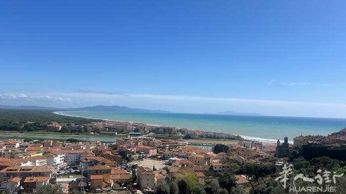 托斯卡纳地区.  Montevarchi 600平方空店或连货低价转让，位于co