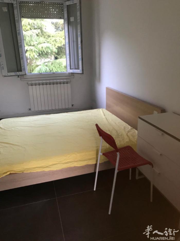 Bologna 中国街绝对好房長租、每个室内设有空调、有网络、有暖气、超大阳台、