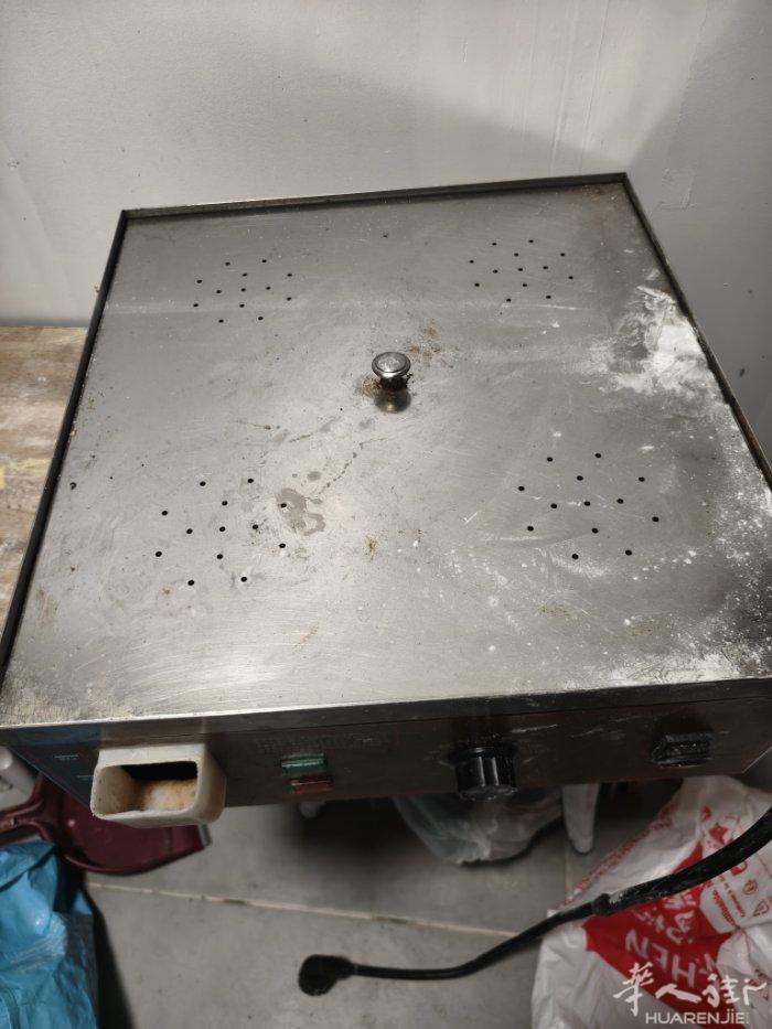 出售 粤式点心四眼蒸笼机器 和 蒸锅  盘子不锈钢盆椅子