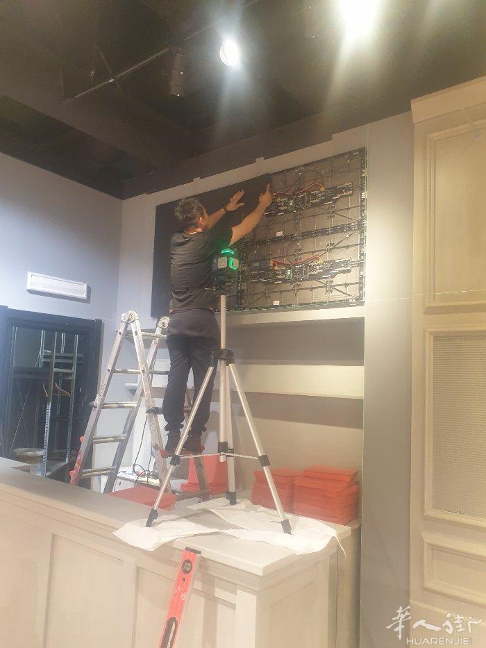 Led屏广告屏卖和安装，新时代店铺必备