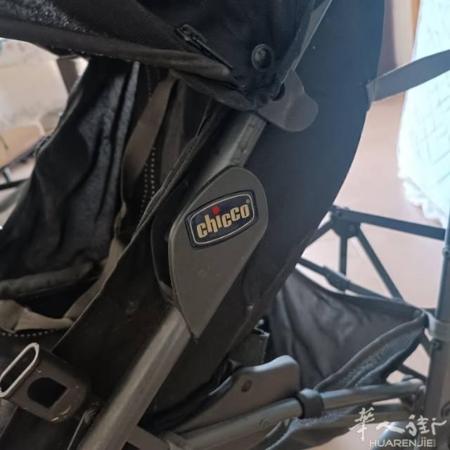 chicco小推车，可以给4岁以内的宝宝用，可收缩