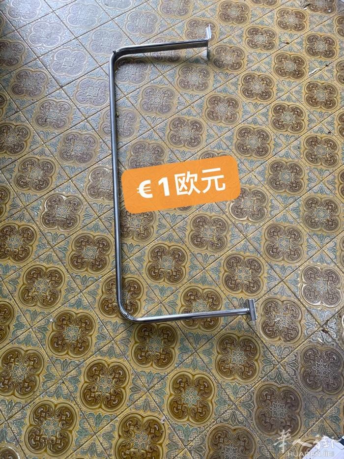 罗马服装店结业图片［1  ］有80条1欧一条