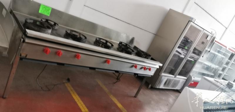 全新样品七个火中歺馆炉灶打折出售，尺寸长宽高分别为