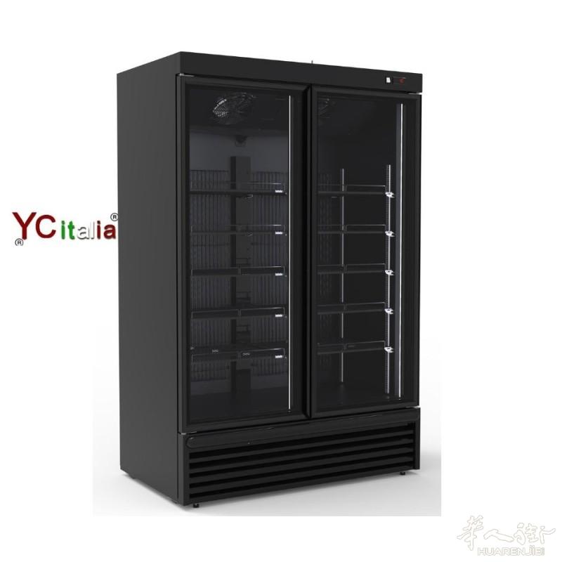 用于冷冻食品的 2 门壁式冷冻柜，尺寸：1340x816xH 2040 mm，温度 -25°C 至 -18°C