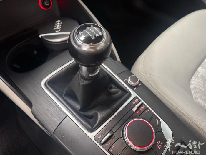 奥迪A3 sport back  1.6 柴油 Euro 6 新手可开 年份20