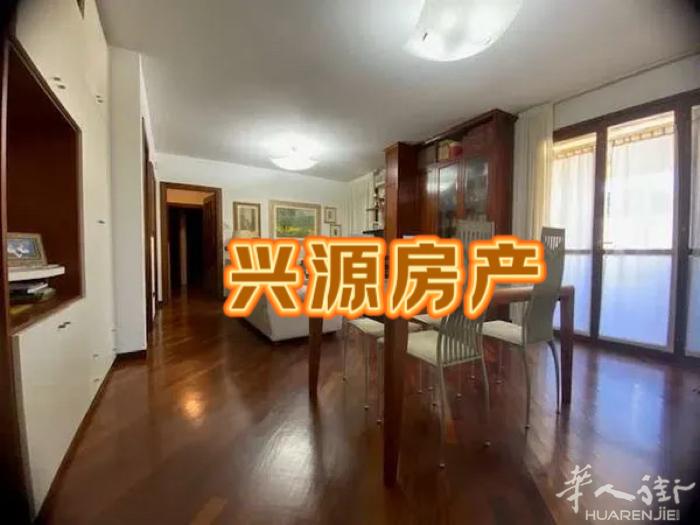Prato在CHIESANUOVA 的1米六桥洞 附近套房出售：2000年代的房