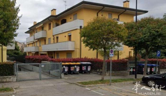 【拍卖房】Ponte San Nicolò, Padova 出售公寓  1室1厅