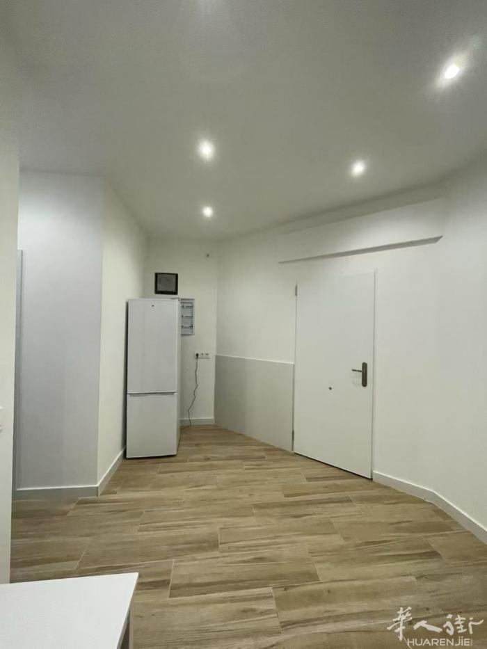 巴塞罗那房东直租家具家电全新房屋