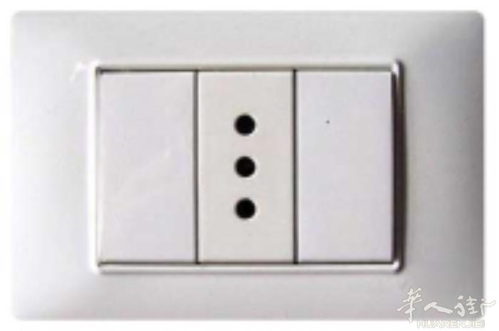 意大利插头和欧洲插头一样吗？欧标转换插头通用吗？  准备去意大利旅行，去意大利留
