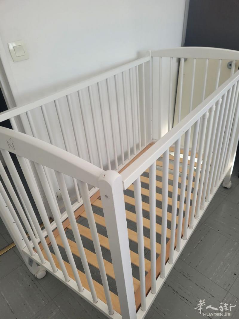 小孩床出售加被子要自取电话0695859598