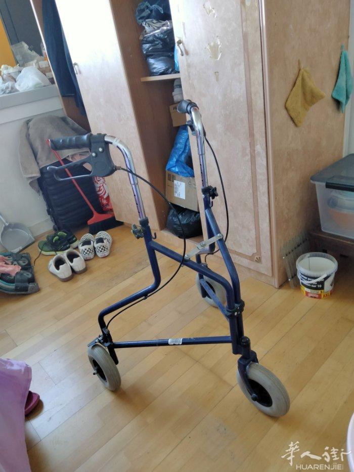 出售老年助力车、80欧！