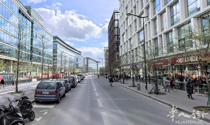 Local 250m2 - Paris 13e - Location Pure