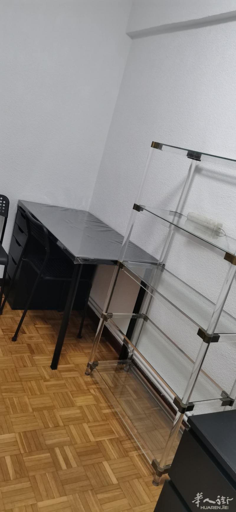 3路地铁san fermin地铁口三分钟有房间出租